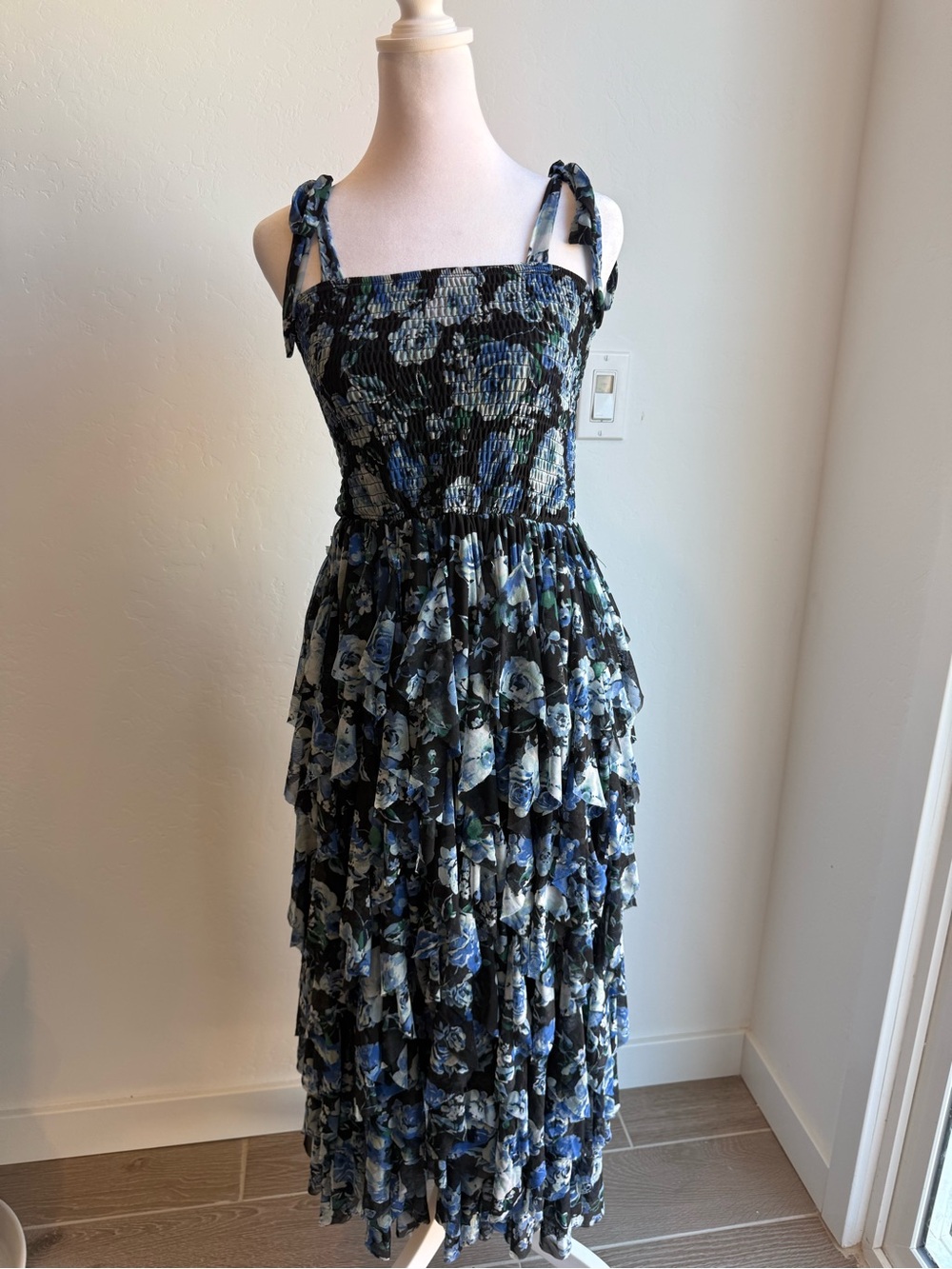Lark & Gray Smocked Floral Tie-Shoulder Midi Ruffle Dress in Black & Blue